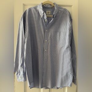 GAP Men's Light Blue Plaid Button-Down Shirt